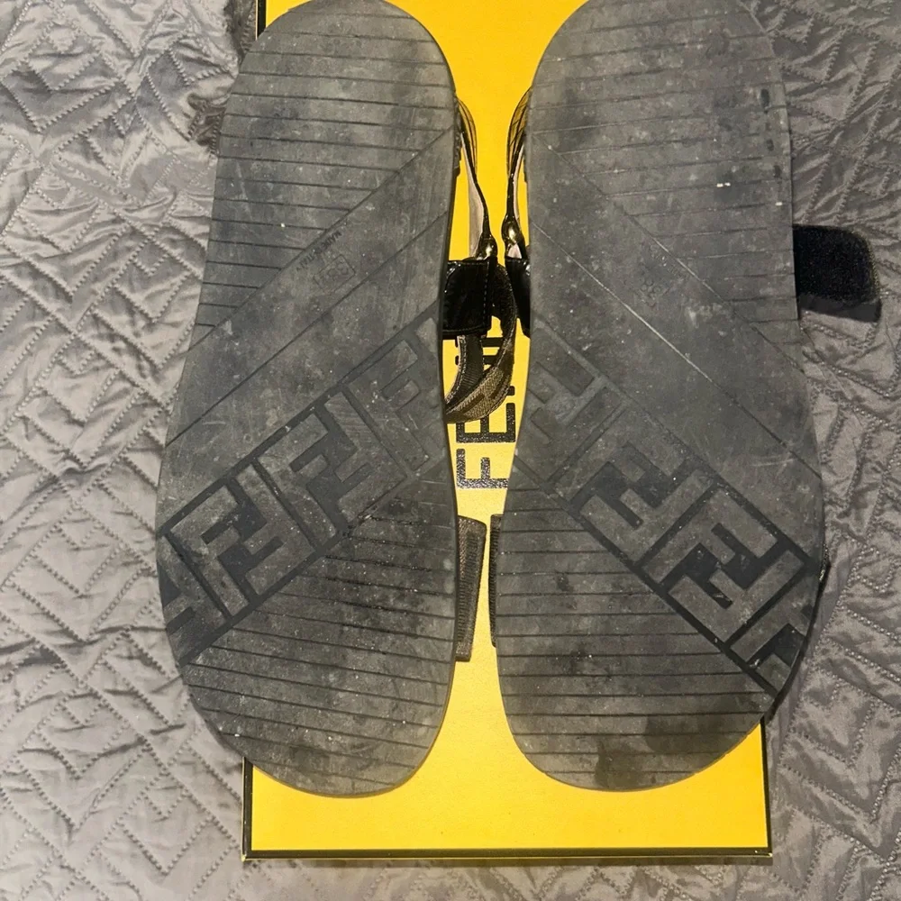 Fendi Promenade Black and Brown Sandals - Picture 3 of 4